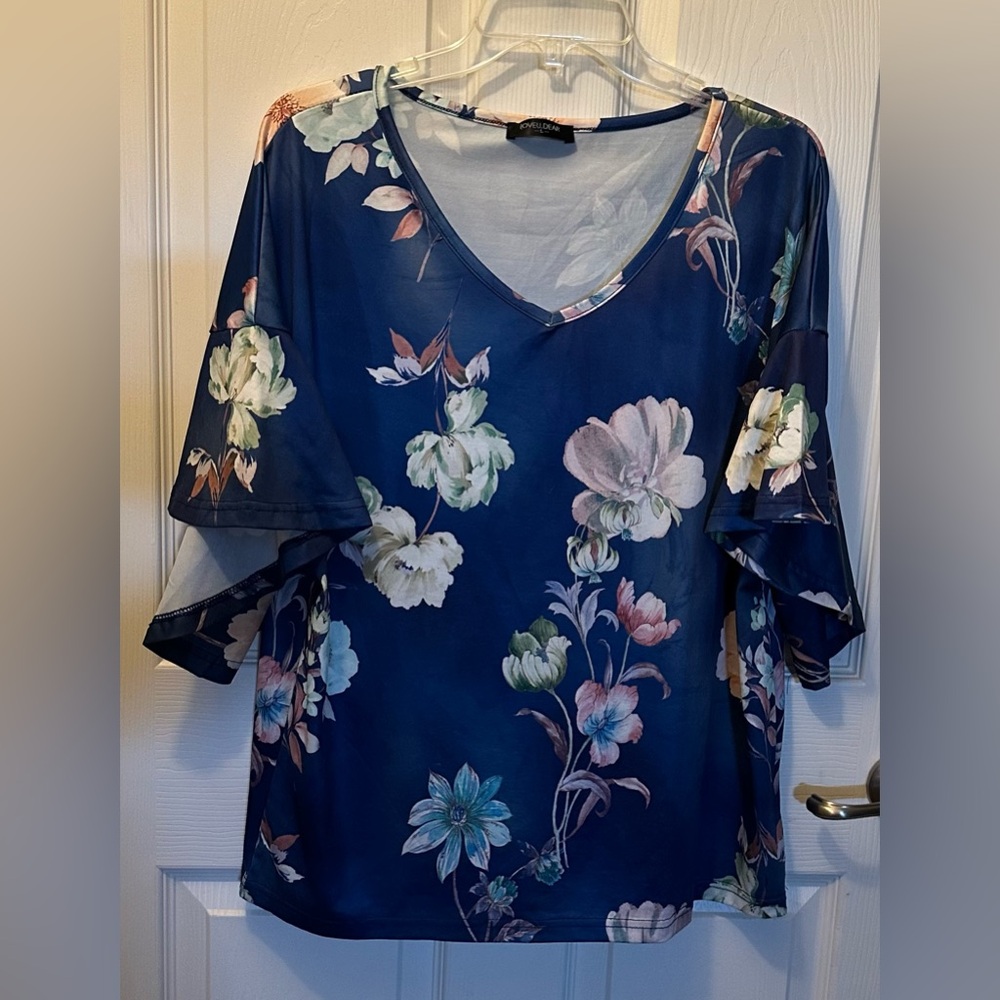 Floral V-Neck Women's Top - Blue
